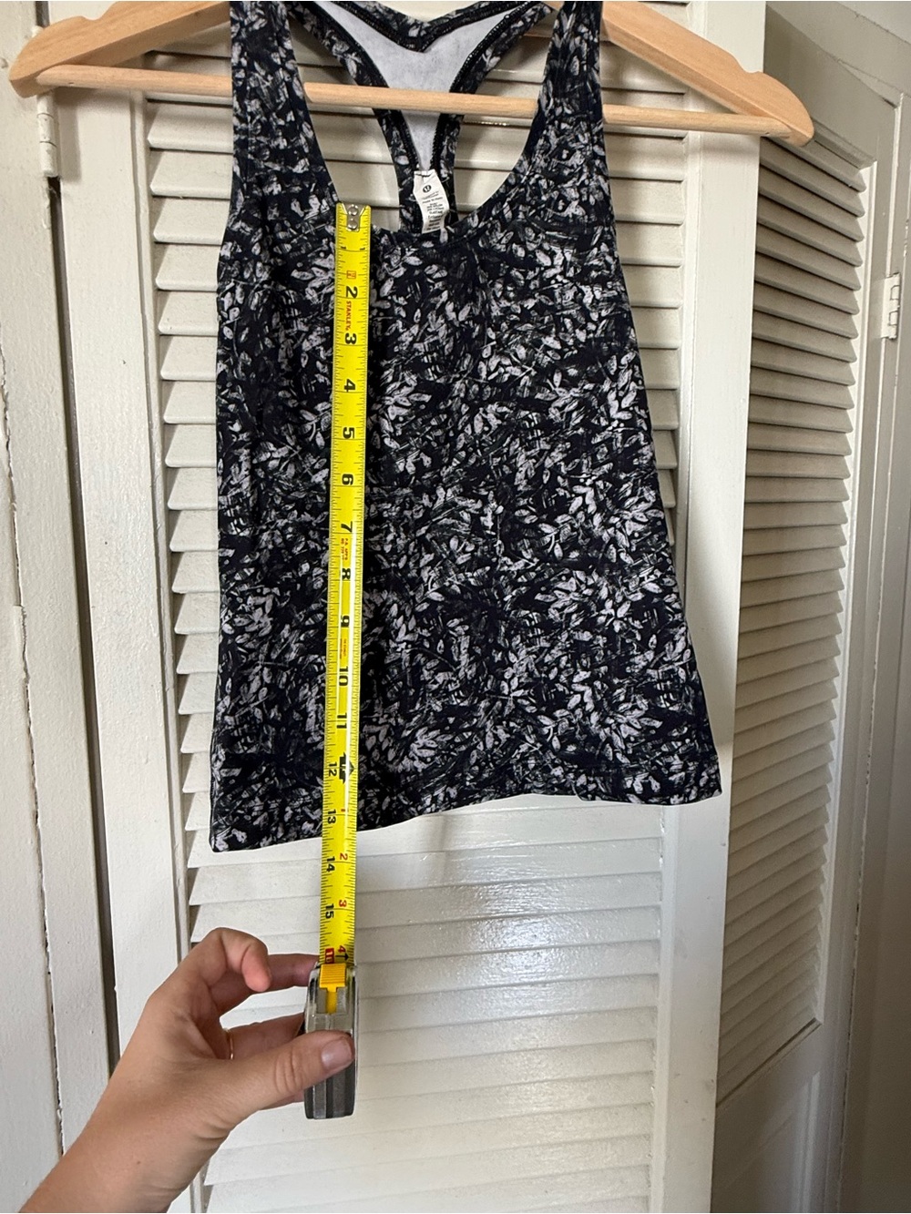 Lululemon Women's Black & White Patterned Racerback Tank Top - Picture 5 of 5